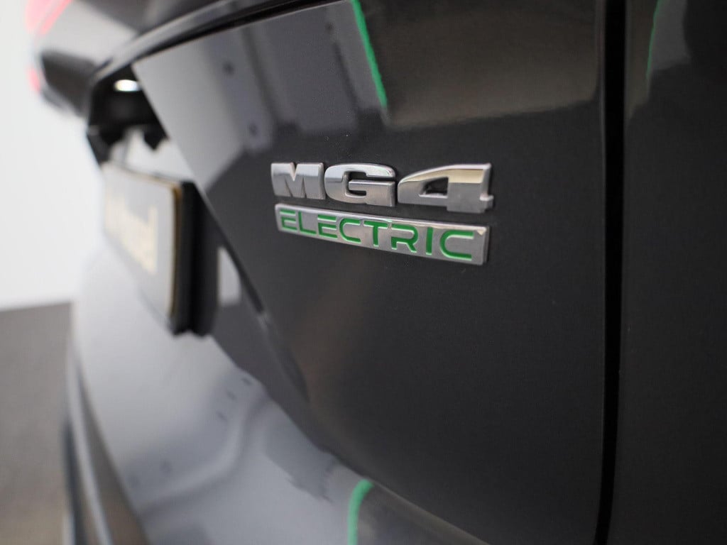 MG Mg4 64 kwh luxury