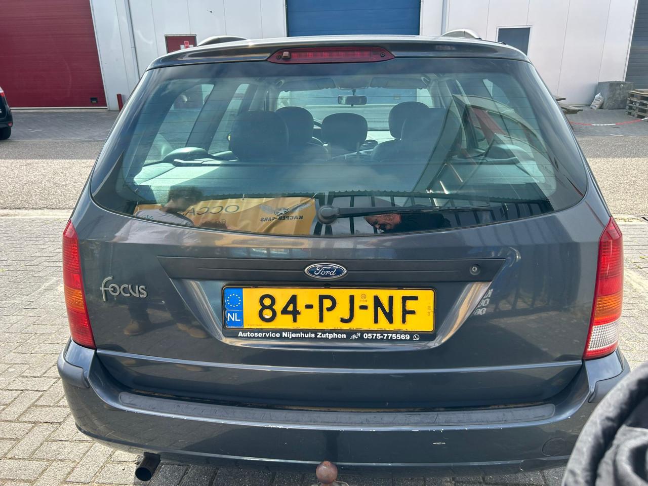 Ford Focus Wagon 1.6:  Clima, navi, leer, 17" LM, nieuwe APK bij aflevering
