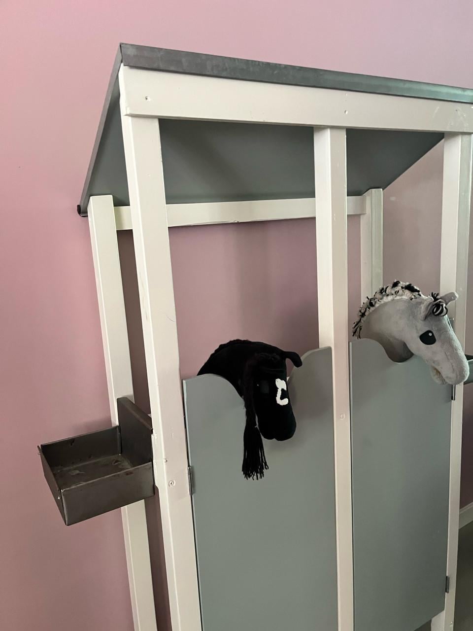 Stal voor hobbyhorse, stokpaaarden zgan