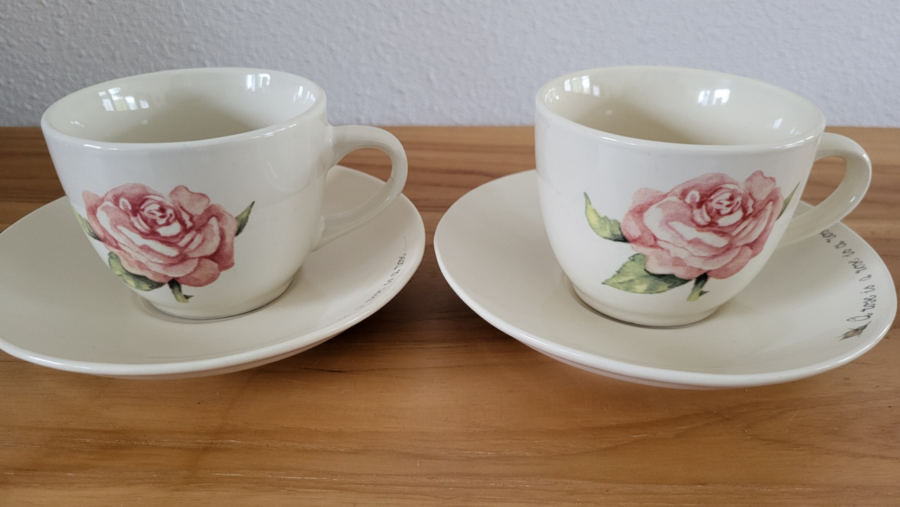 Set van 2 kop en schotels Jet servies A Rose is a Rose