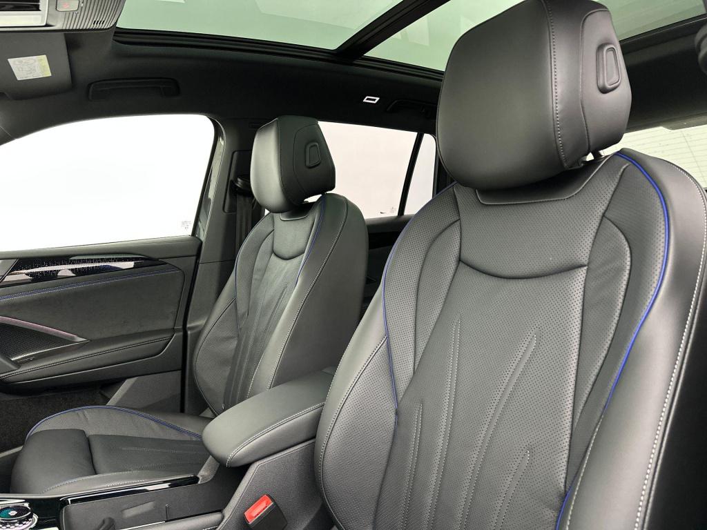 Volkswagen Tiguan r-line edition 272 plug in hybride black style pakket