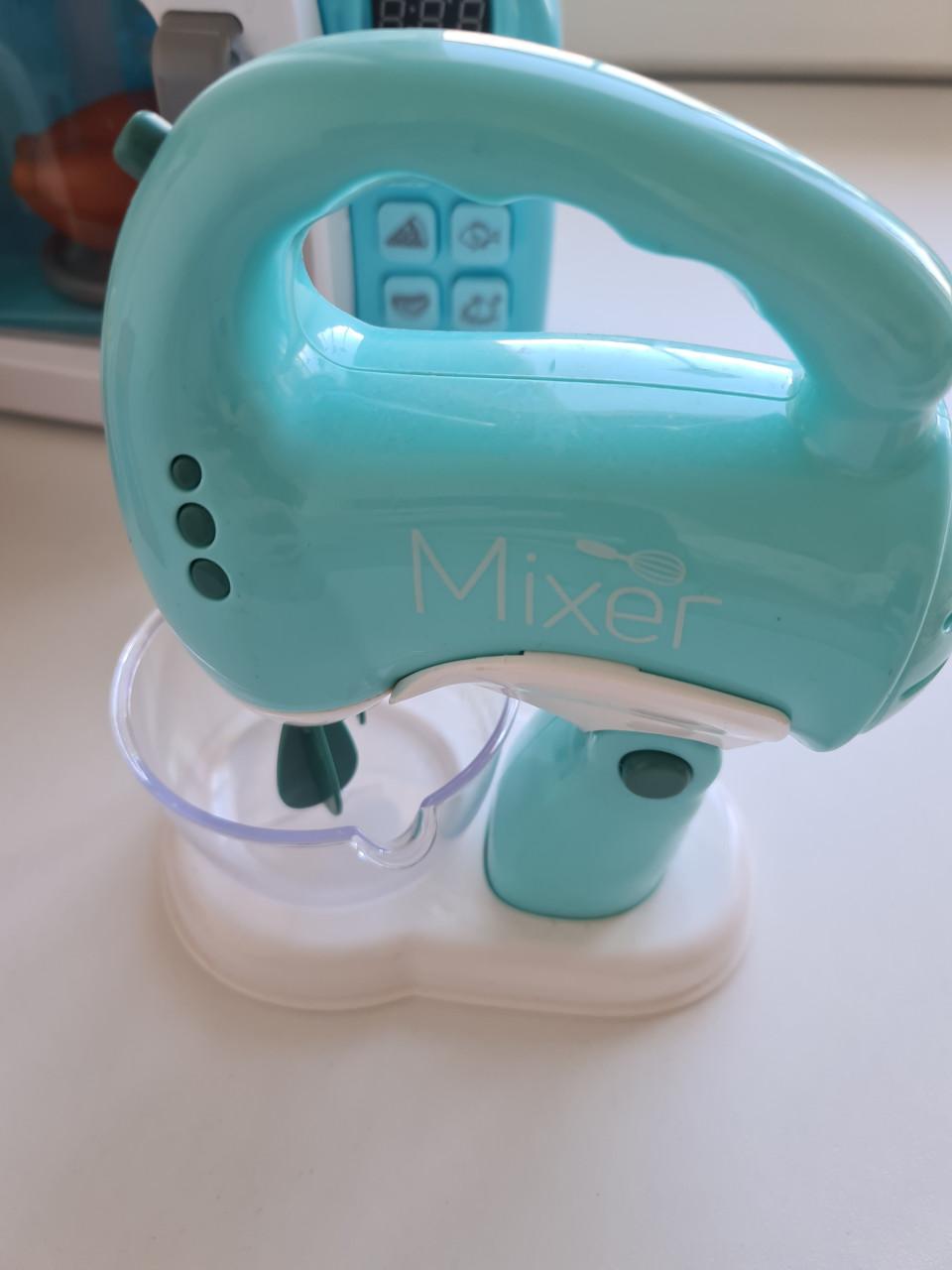 Houten speel keuken met geluiden , licht en ongeveer 150 accessoires