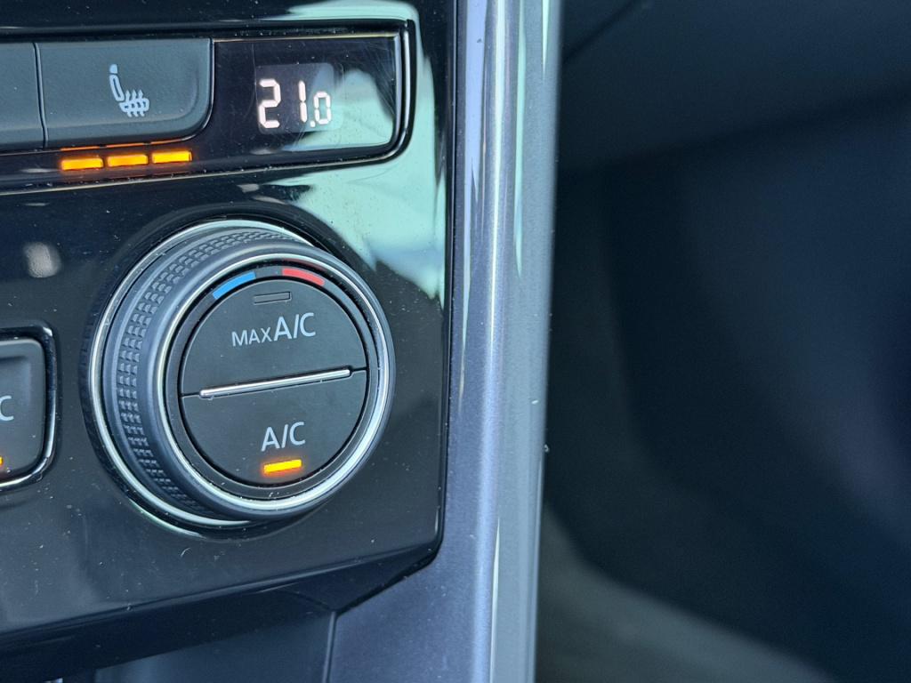 Volkswagen T-roc 1.5 tsi 150pk dsg 2x r-line | virtual | camera | dode hoek