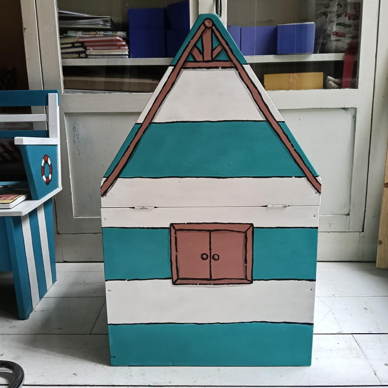 Kinderbankje en/of Speelgoedkist