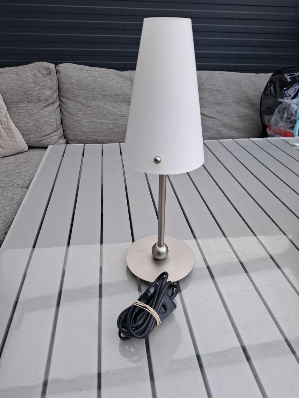 Paul Neuhaus Tafellamp - Modern en Stijlvol.