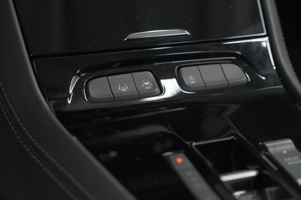 Opel Grandland turbo 130 at8 ultimate | camera | adaptieve cruise control |