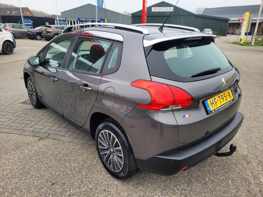 Peugeot 2008 1.2 puretech urban cross