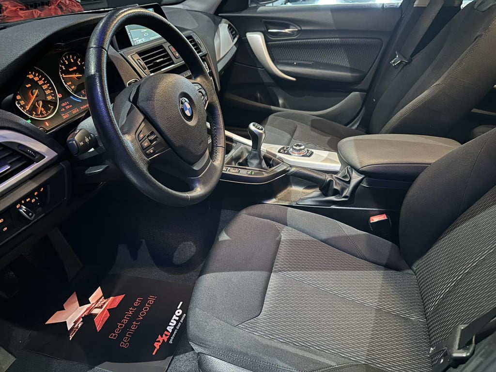 BMW 1 Serie 116i executive *pdcv&a*navi*trekhaak*