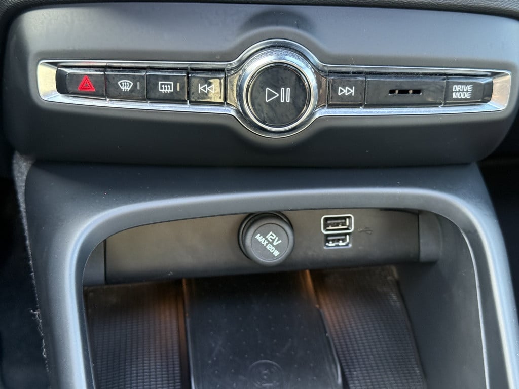 Volvo XC40 t4 211pk recharge plus bright| panodak| camera| h&k sound| elek.