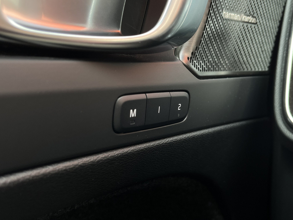 Volvo Ex40 single motor extended range plus 82 kwh | harman/kardon | blis |