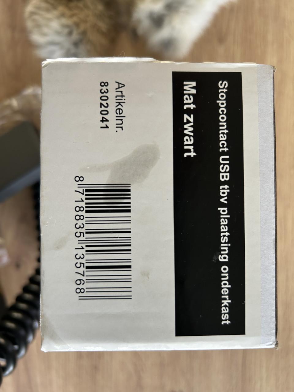 Stopcontact en USB  poort voor inbouw in lade