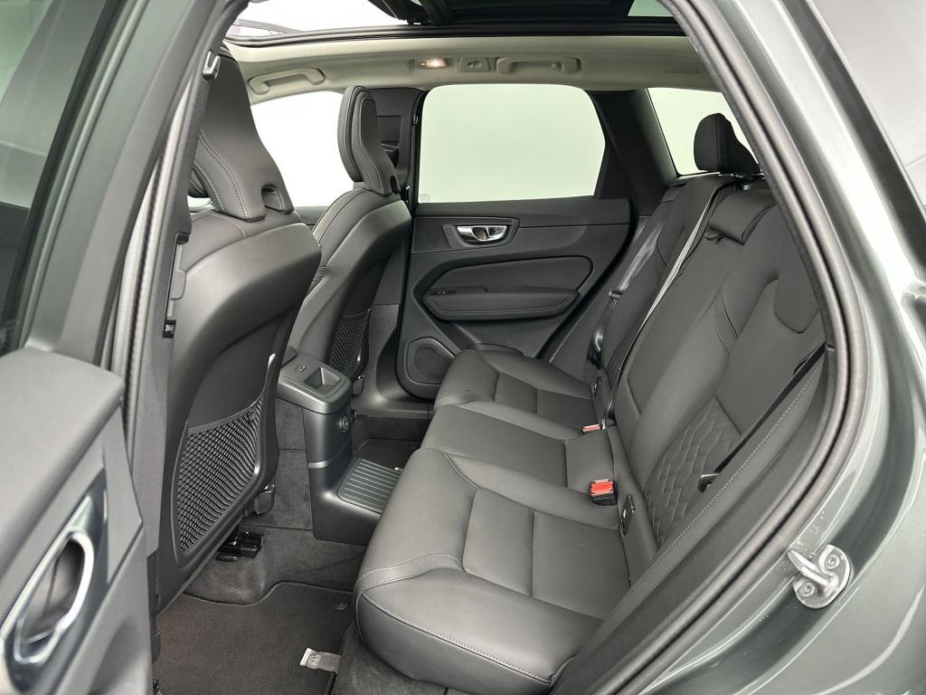 Volvo XC60 t6 398pk recharge ultra dark|