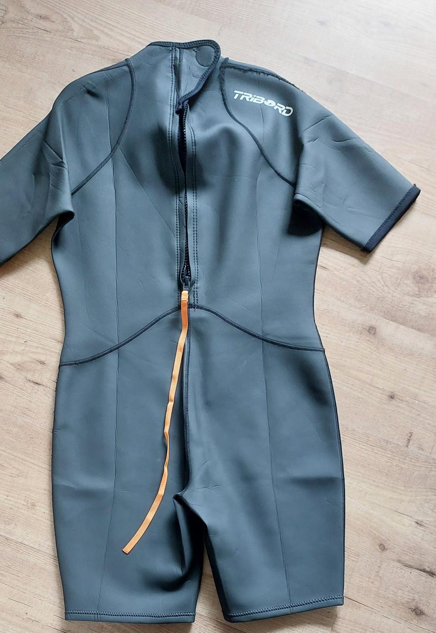 Shorty Rood maat 50 L-XL