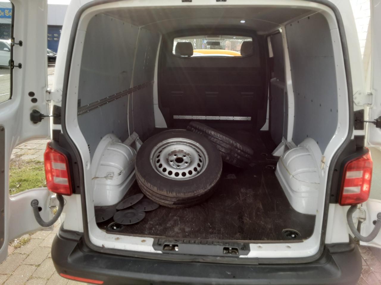 Volkswagen Transporter 2.0 TDI L2H1 Trendline AUTOMAAT DSG