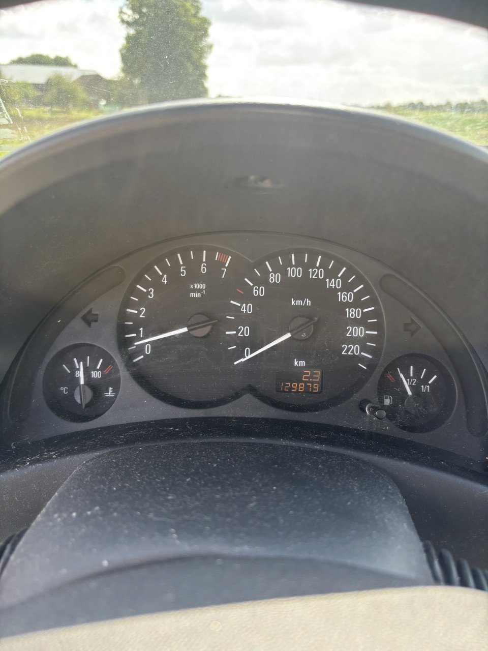 Opel corsa voljaar apk!