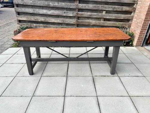 Antieke massieve boerentafel