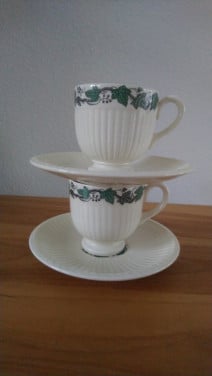 Set van 2 Wedgwood Stratford kop en schotels
