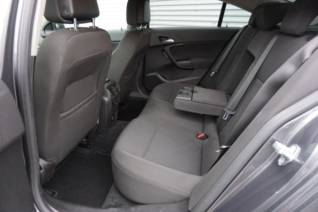 Opel Insignia 1.8 edition climate / cruise controle / parkeersensor