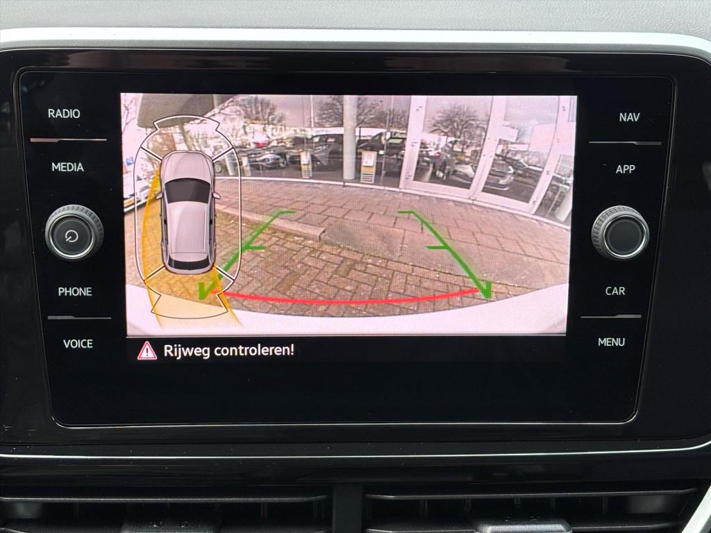 Volkswagen T-roc 1.0 tsi 110pk r-line| ergo active stoel| navi|camera| rijk