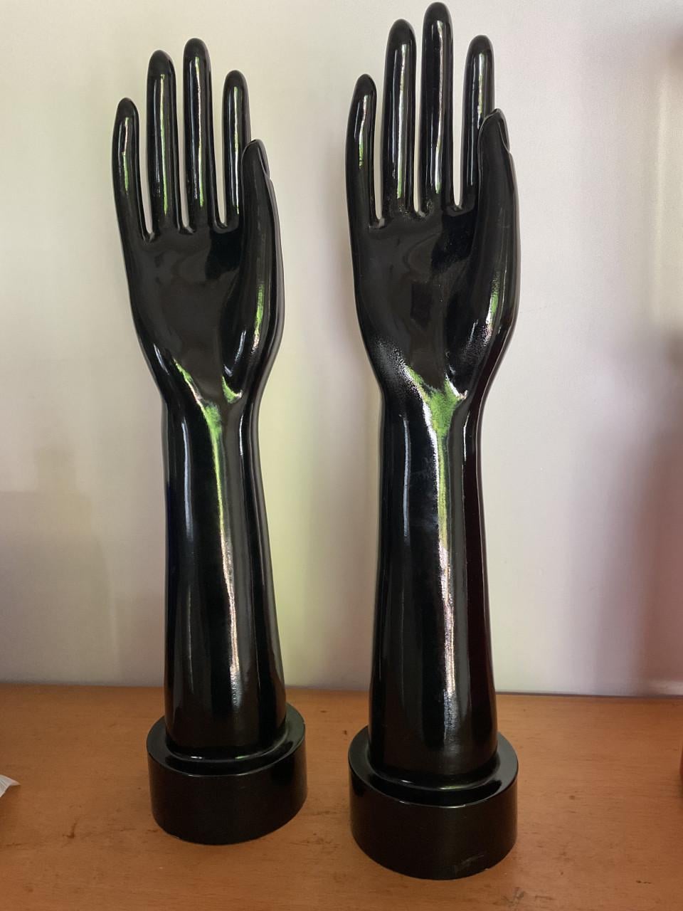 Etalagehanden uit juwelierswinkel