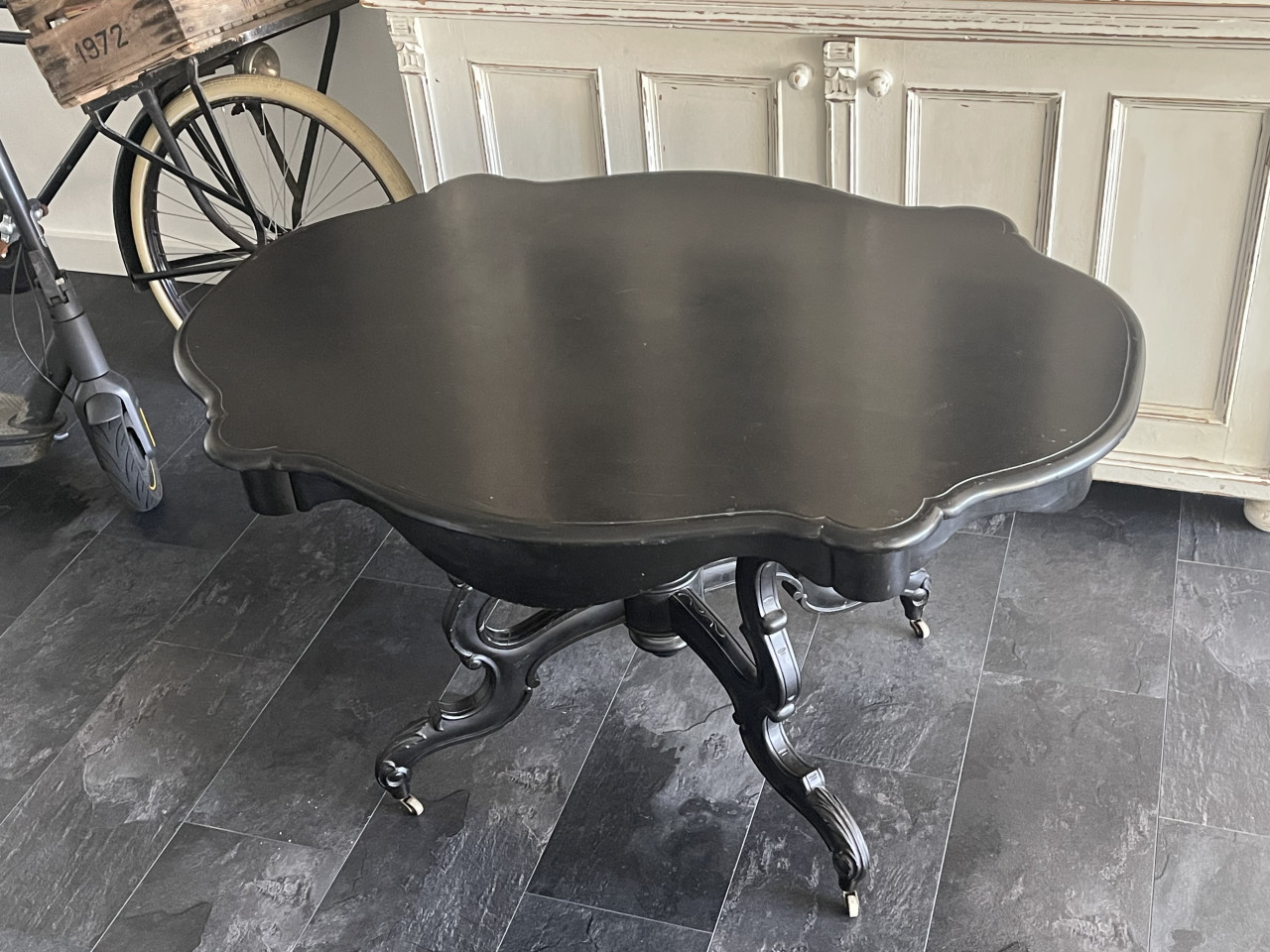 Antieke tafel moet weg