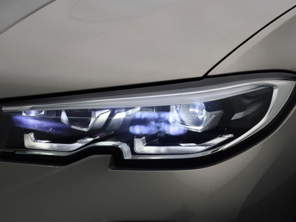 BMW 3-serie touring 318i high executive m-sport | automaat | panoramadak | 