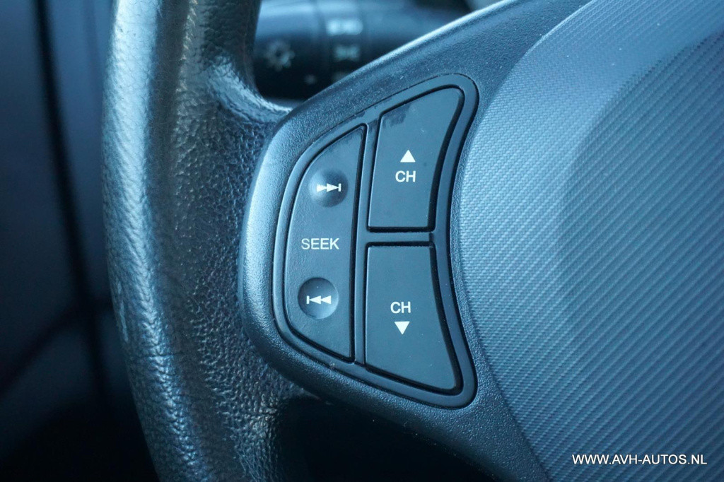 Kia Cee'd sporty wagon 1.4 x-tra