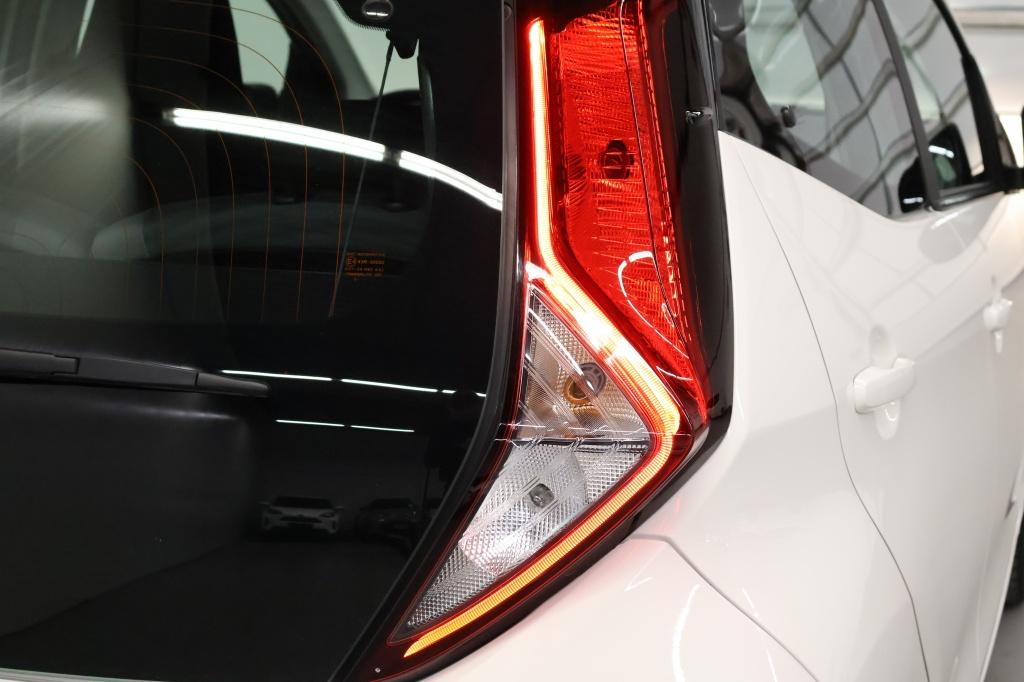 Toyota Aygo 1.0 vvt-i x-joy automaat