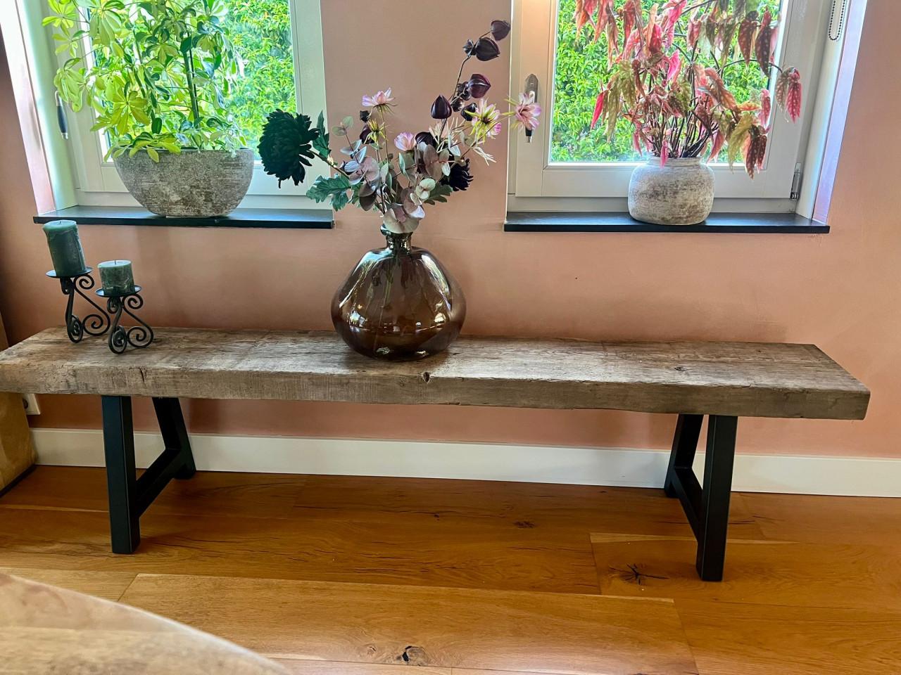 Kloosterhouten TV-/decoratiemeubel