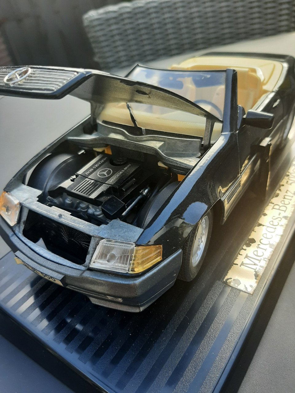 Mercedes benz 500sl schaal 1-18