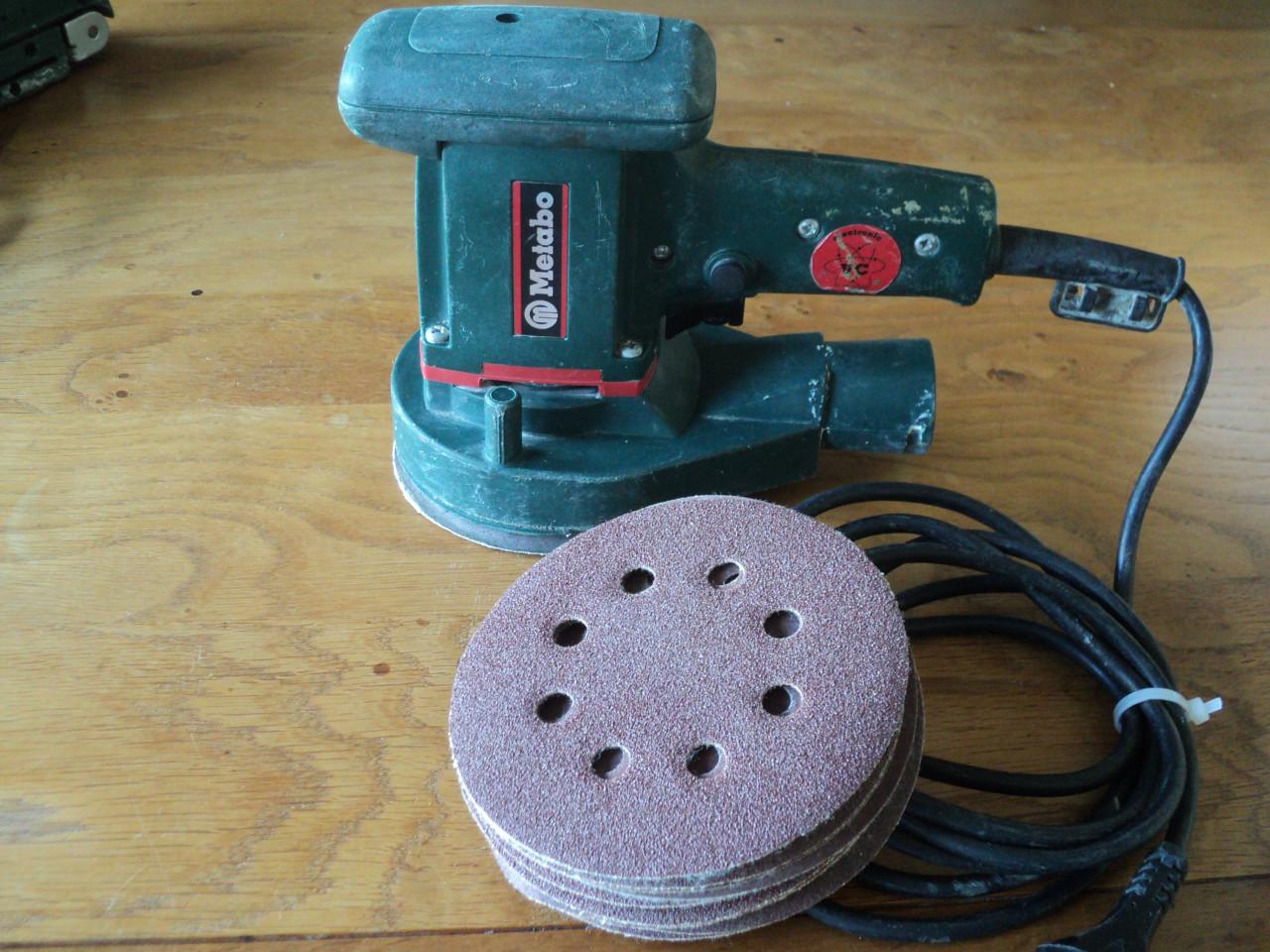 Metabo ronde schuurmachine met schuurschijven