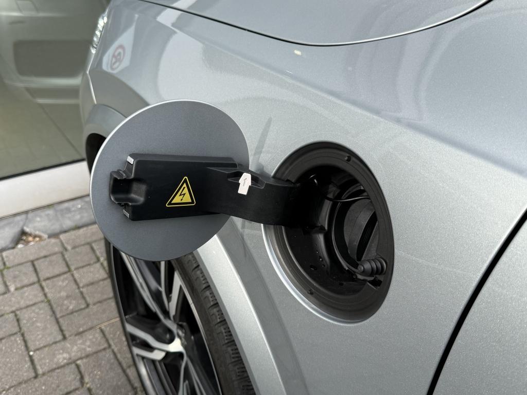 Volvo XC90 t8 405pk recharge r-design| full options!! luchtvering | b&w| 22