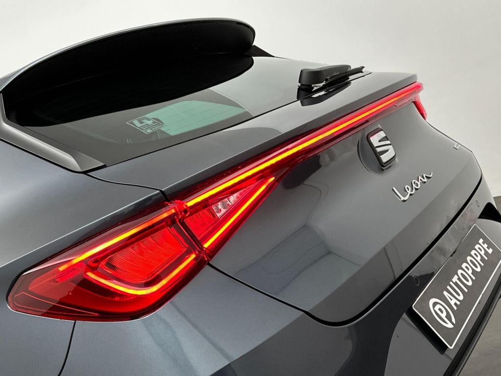 Seat Leon 1.5 tsi ehybrid style business intense 204pk dsg6