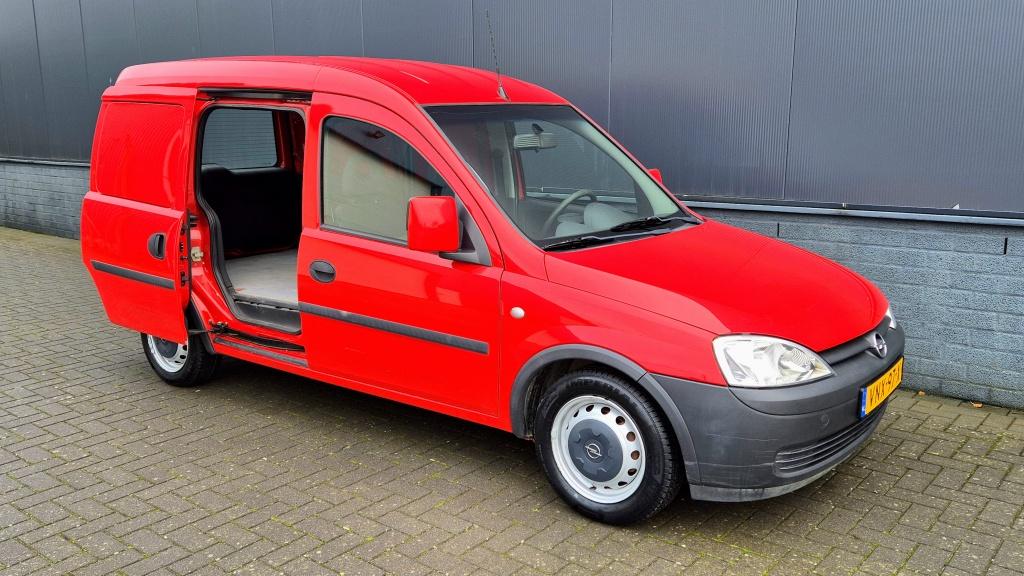 Opel Combo 1.4-16v comfort 1.4-16v | 2x zijschuifdeur | achterklep | trekha
