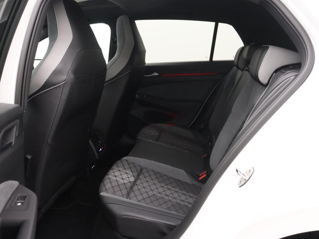 Volkswagen Golf 1.5 etsi r-line business | camera | navigatie | apple carpl