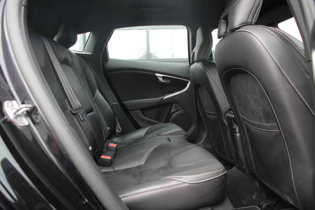 Volvo V40 1.5 t2 r-design automaat - leder/alcantara - led - navi - pdc + c