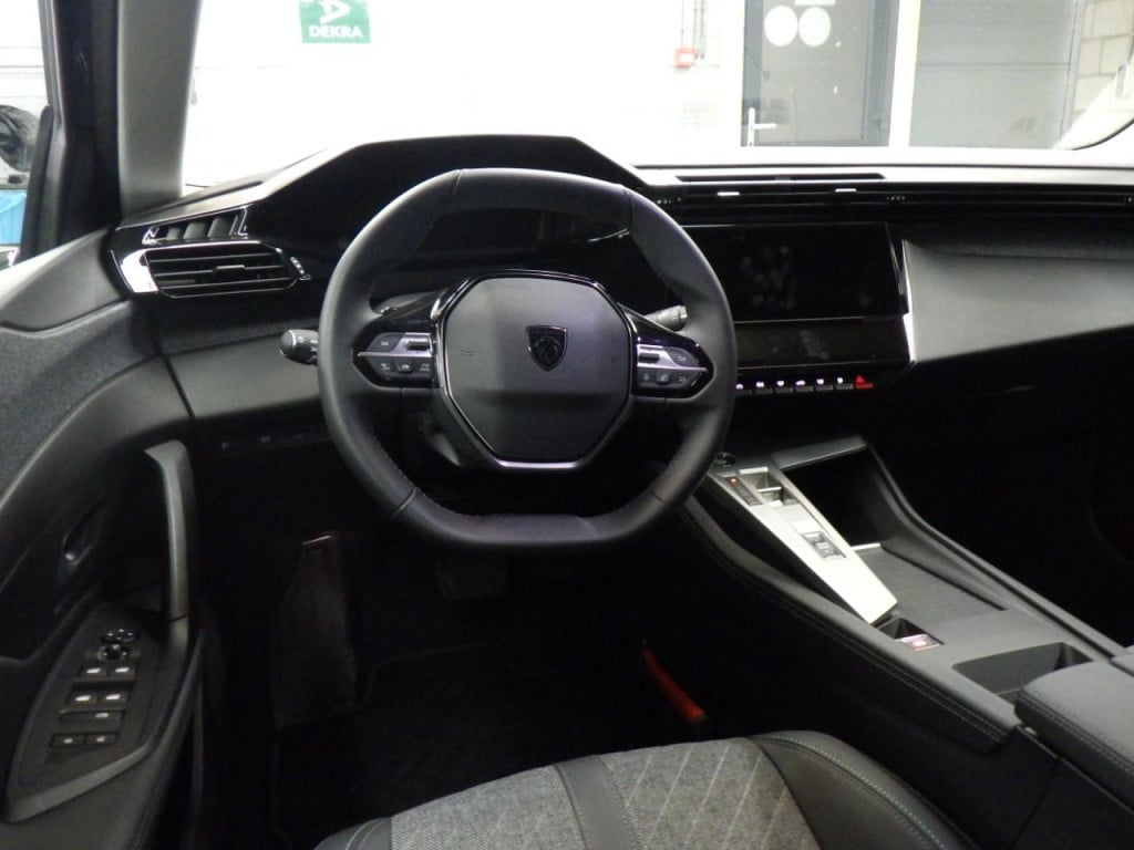 Peugeot 408 1.2 puretech 130pk allure pack eat8 automaat