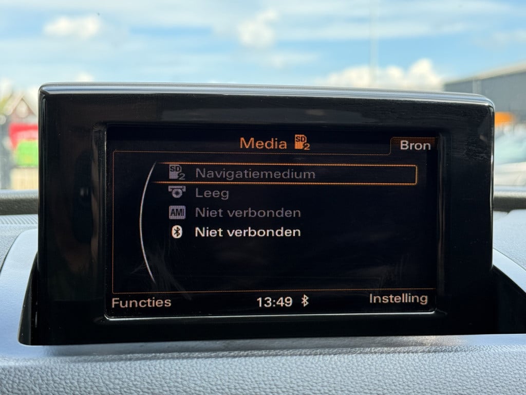 Audi Q3 2.0 tfsi quattro | afn trekhaal | stoelverwarming | half leder | pa