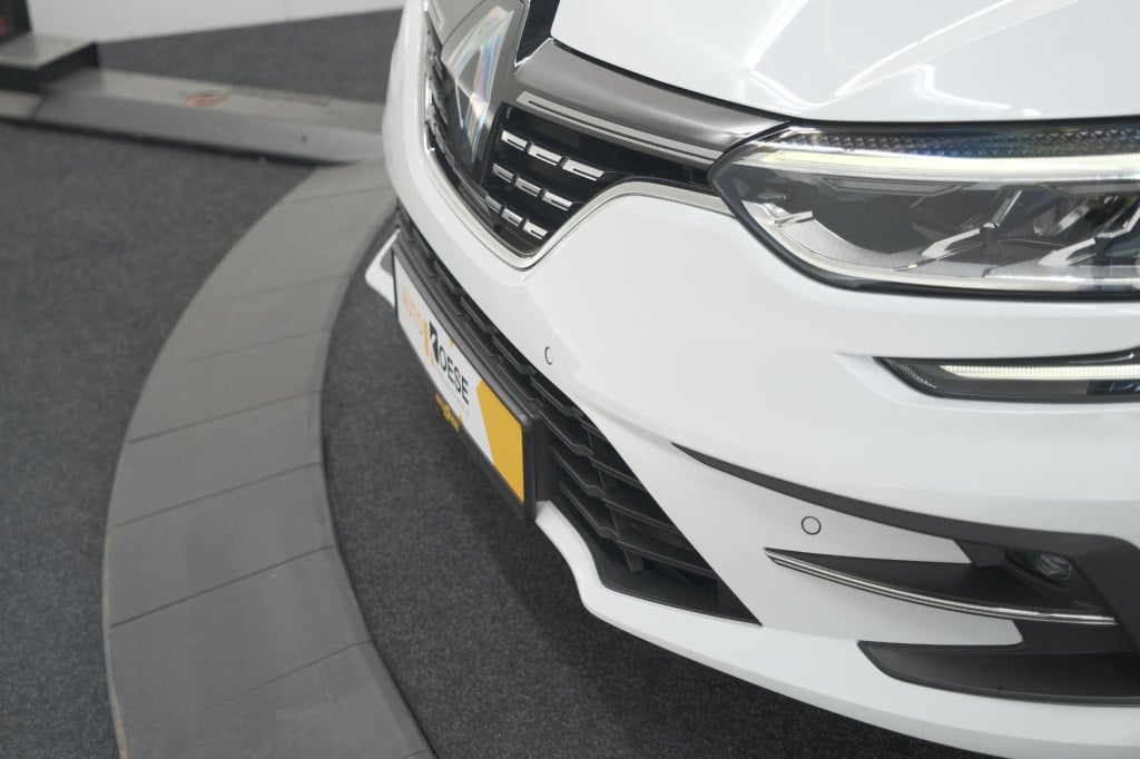 Renault Megane tce 140 edc techno | trekhaak | camera | navigatie | 9.3 inc