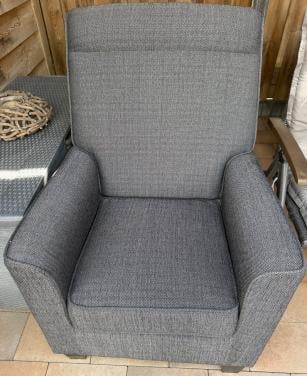 Grijze fauteuil stoel