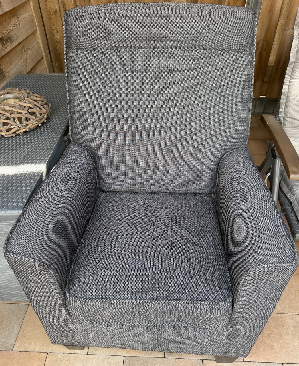 Grijze fauteuil stoel