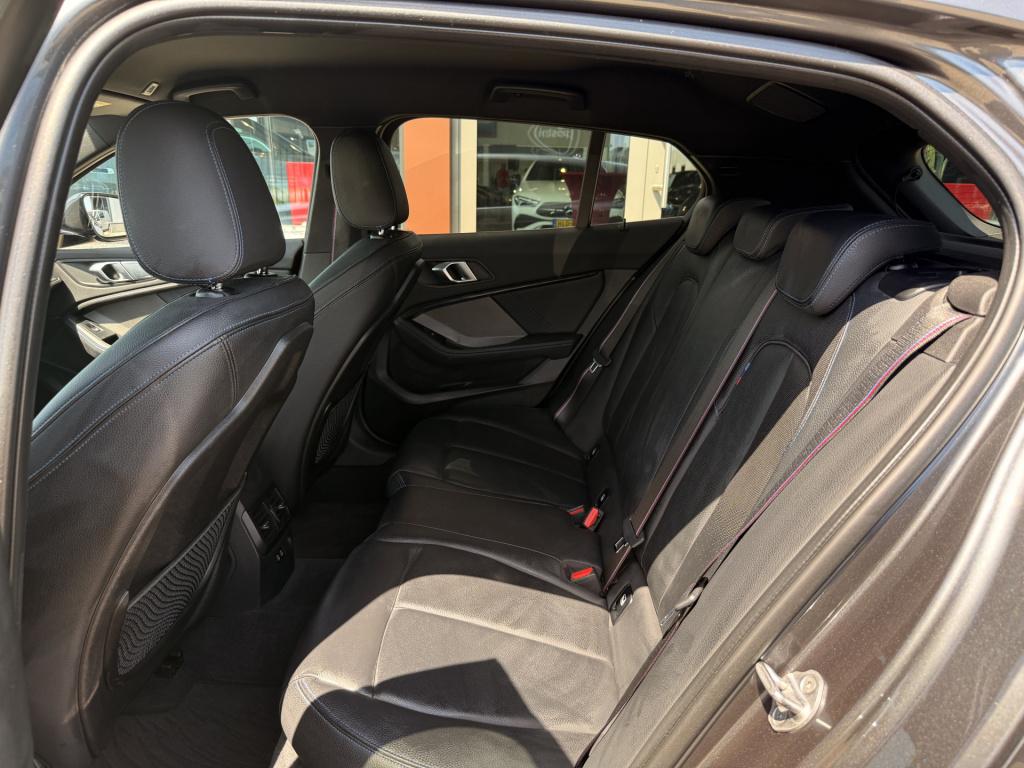 BMW 1 Serie 118i m-sport executive edition | apple carplay | harman kardon 