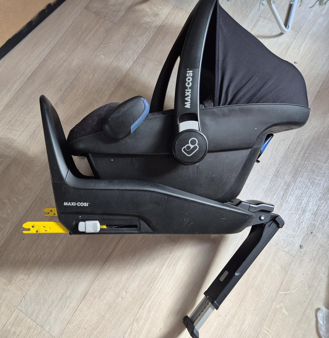 Maxi cosi pebbles plus incl family fix