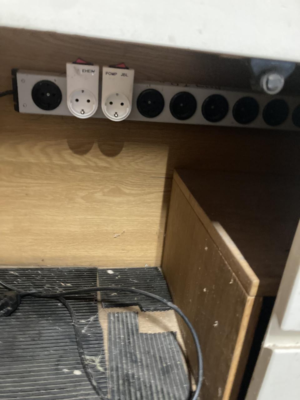 Aqualantis aquarium 120x40x60 met startkit