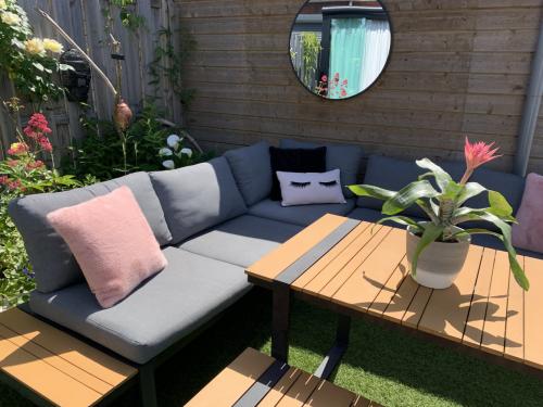 Loungeset met hoge tafel en lage tafel, bankje