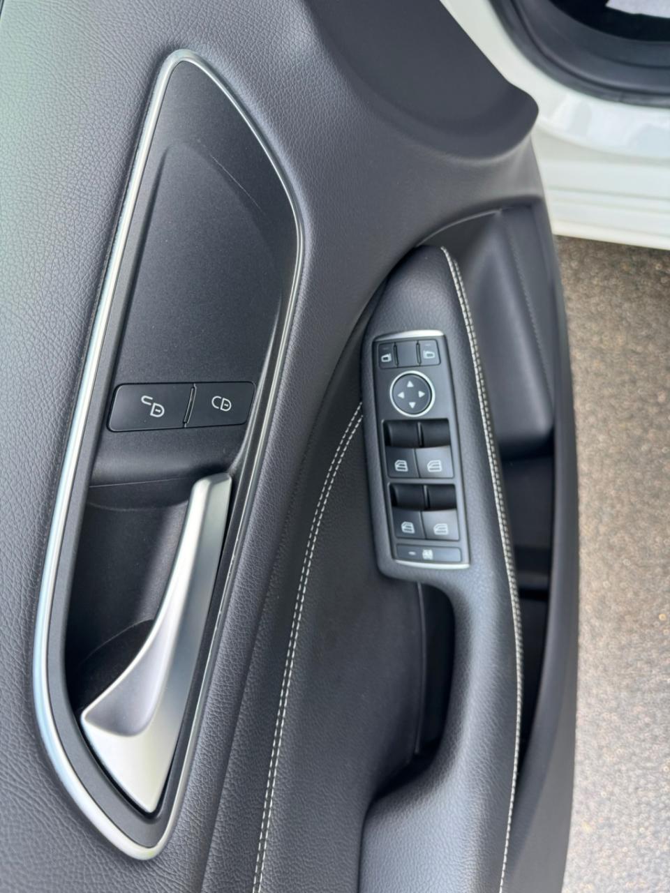 Mercedes-Benz B-Klasse 180 ambition urban automaat , apple-carplay , afneem