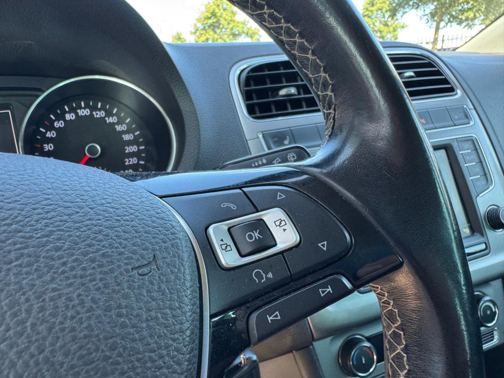 Volkswagen Polo 1.2 tsi lounge * cruise control * stoelverwarming * dab
