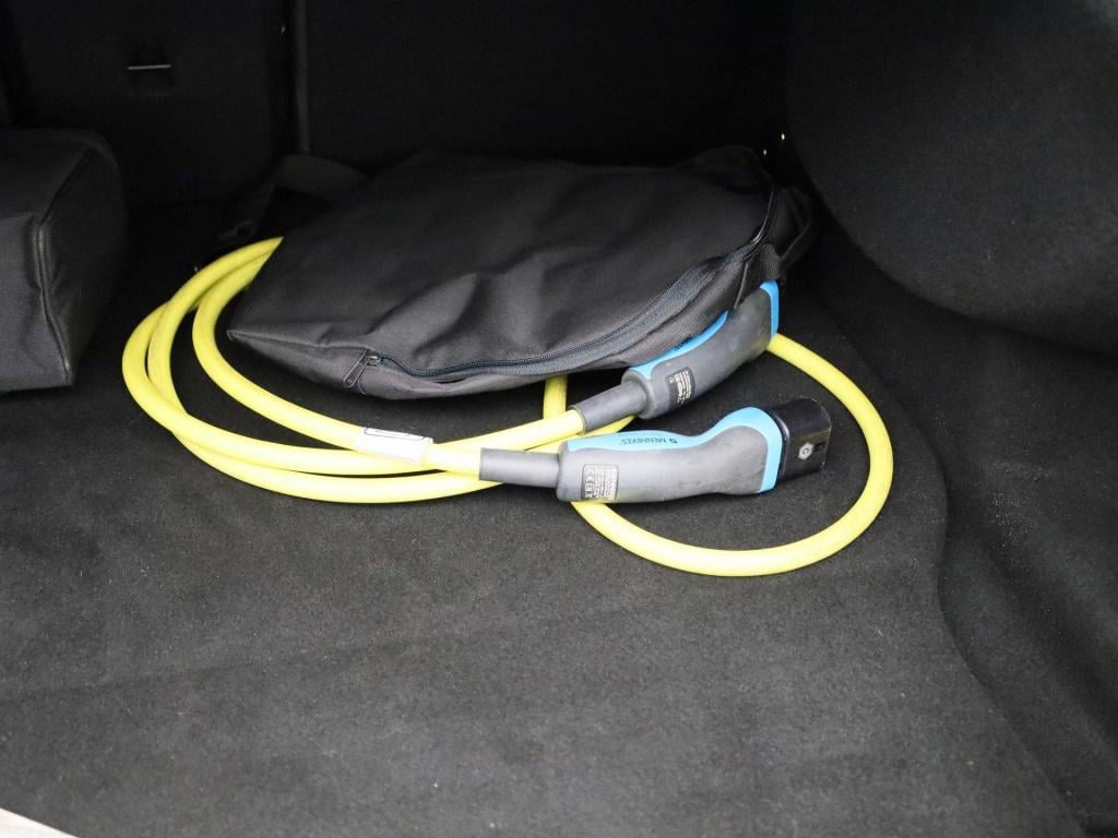 Mercedes-Benz A-Klasse 250 e business line | amg-styling | automaat | panor