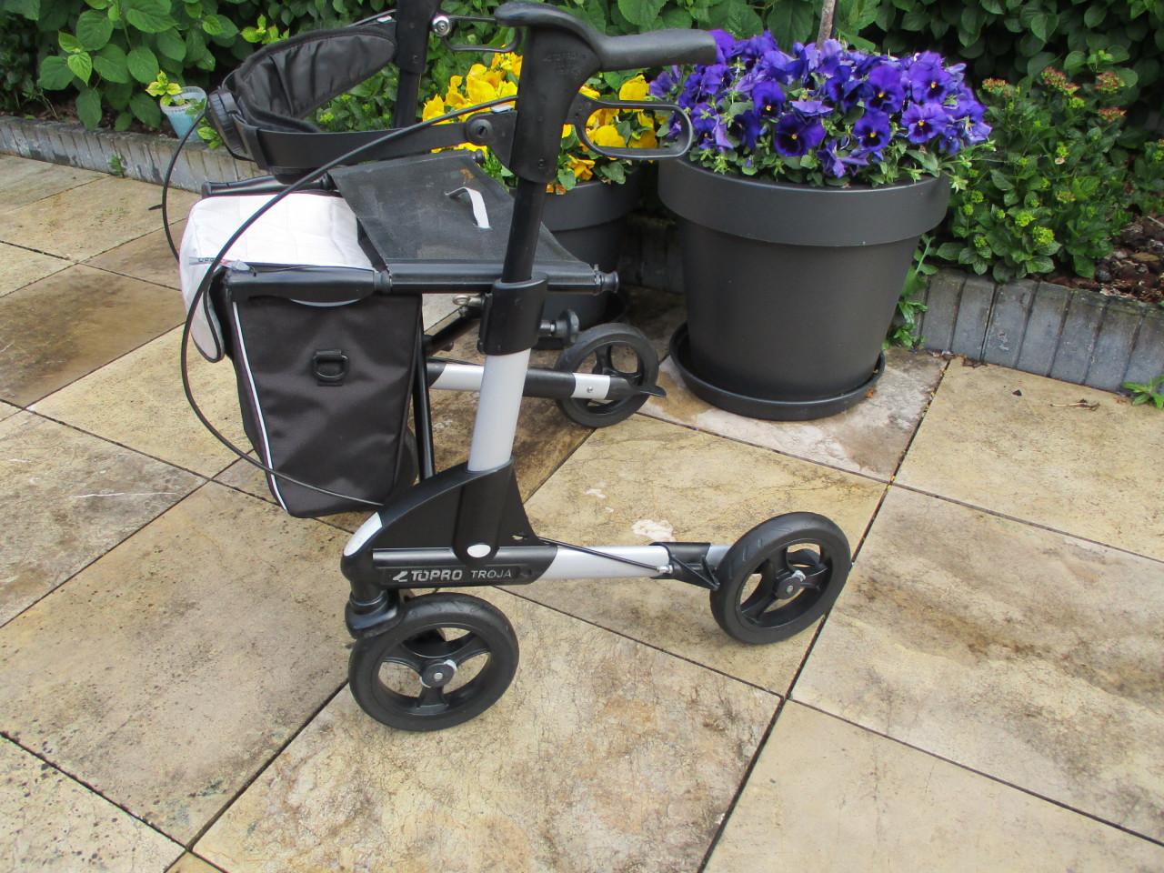 Zgan Topro Troja 2G  lichtgewicht rollator met zitje tas en rugsteun