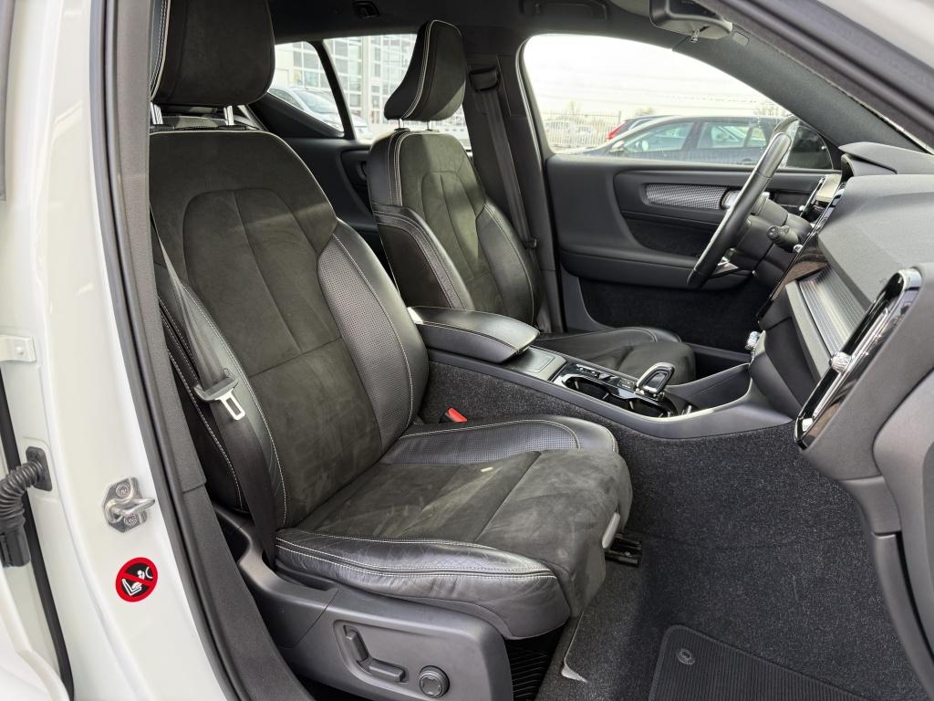 Volvo XC40 t4 190pk aut8 r-design| camera| trekhaak| elek.stoel| stoel.verw